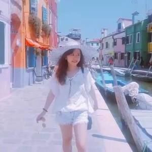 Meet your Posher, Jade